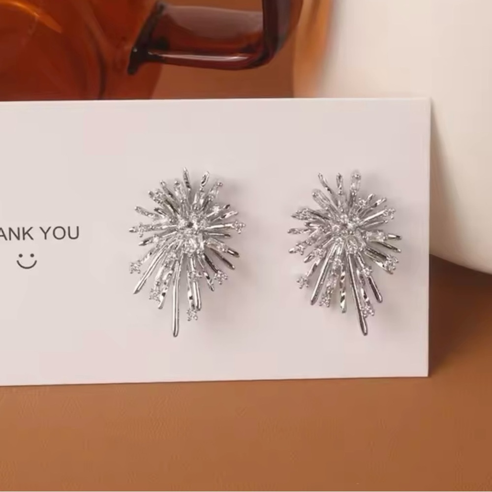New 18K Diamond Firework Stud Earrings